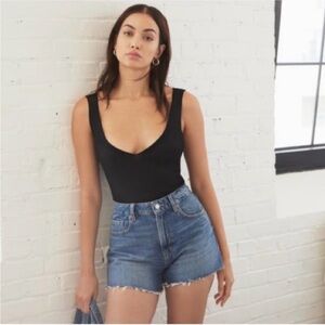 Dynamite Ella Organic Cotton High Rise Cutoff Mom Jean Shorts – Size 27